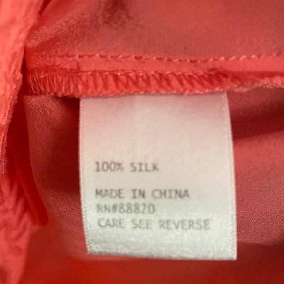 Cynthia Rowley M 100% silk Eyelet top Rich Coral EUC back key hole hook closure - Picture 7 of 9